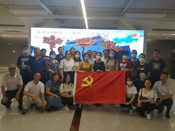 卫宁健康：预计随着关于浦东新区这一重大战略部署的实施落地，公司将从中受益