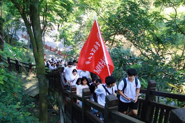 争当“过年主理人”,年轻人把年过成新模样